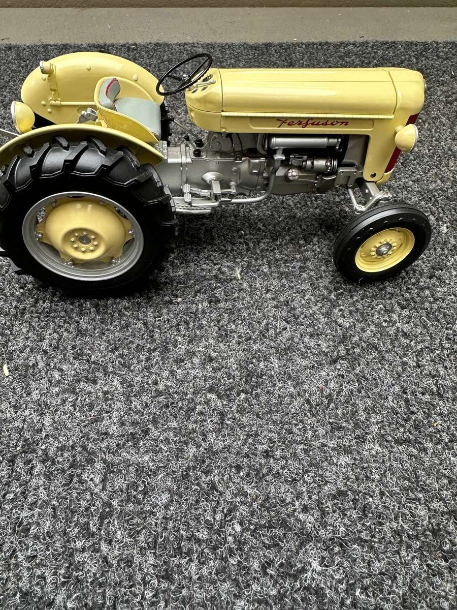 DINKY TOYS