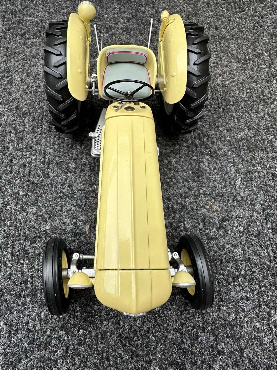 DINKY TOYS