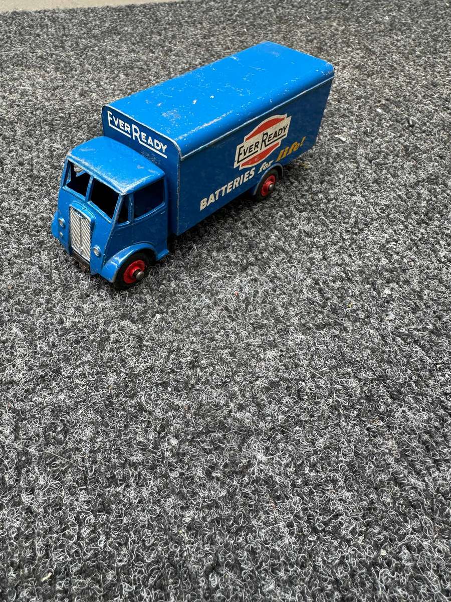 DINKY TOYS