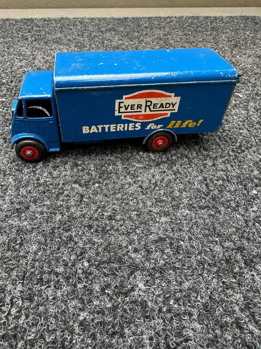 DINKY TOYS
