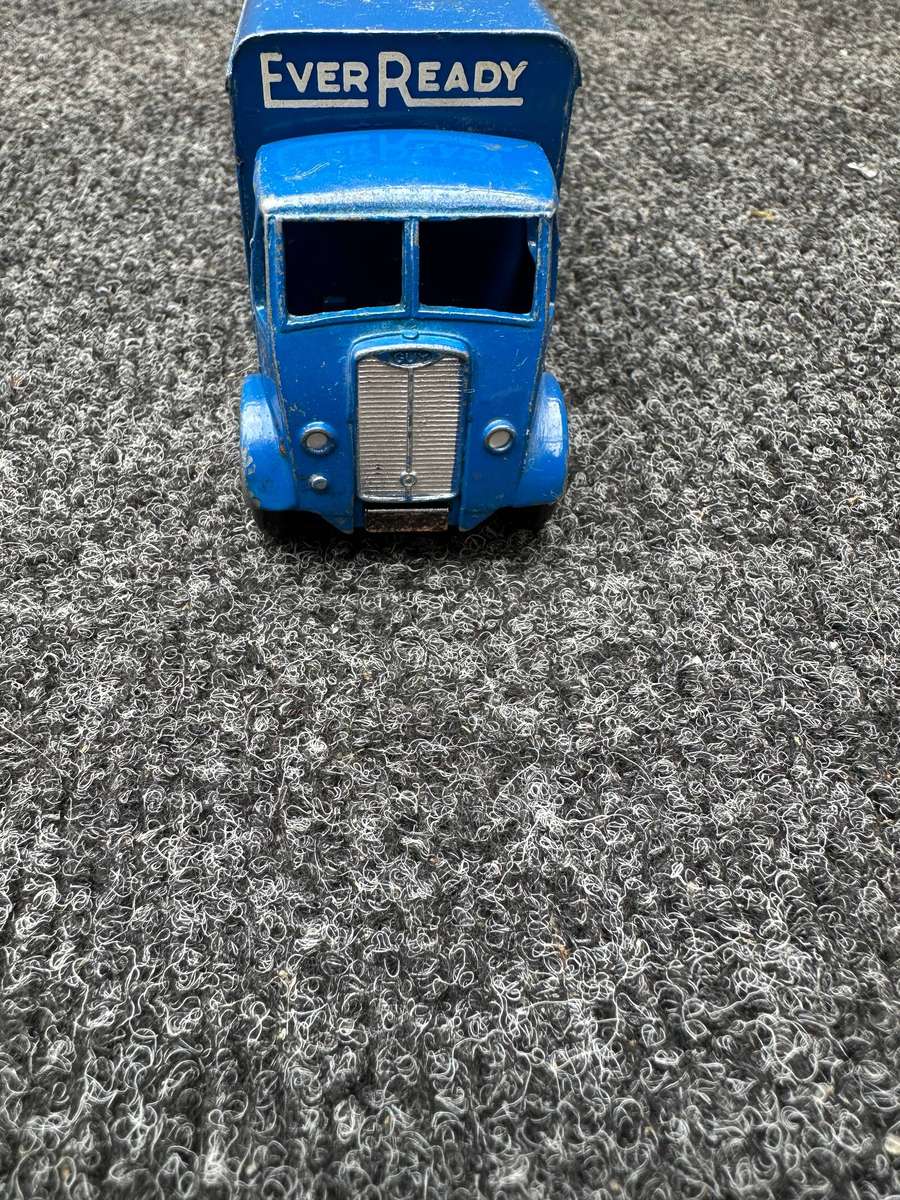 DINKY TOYS