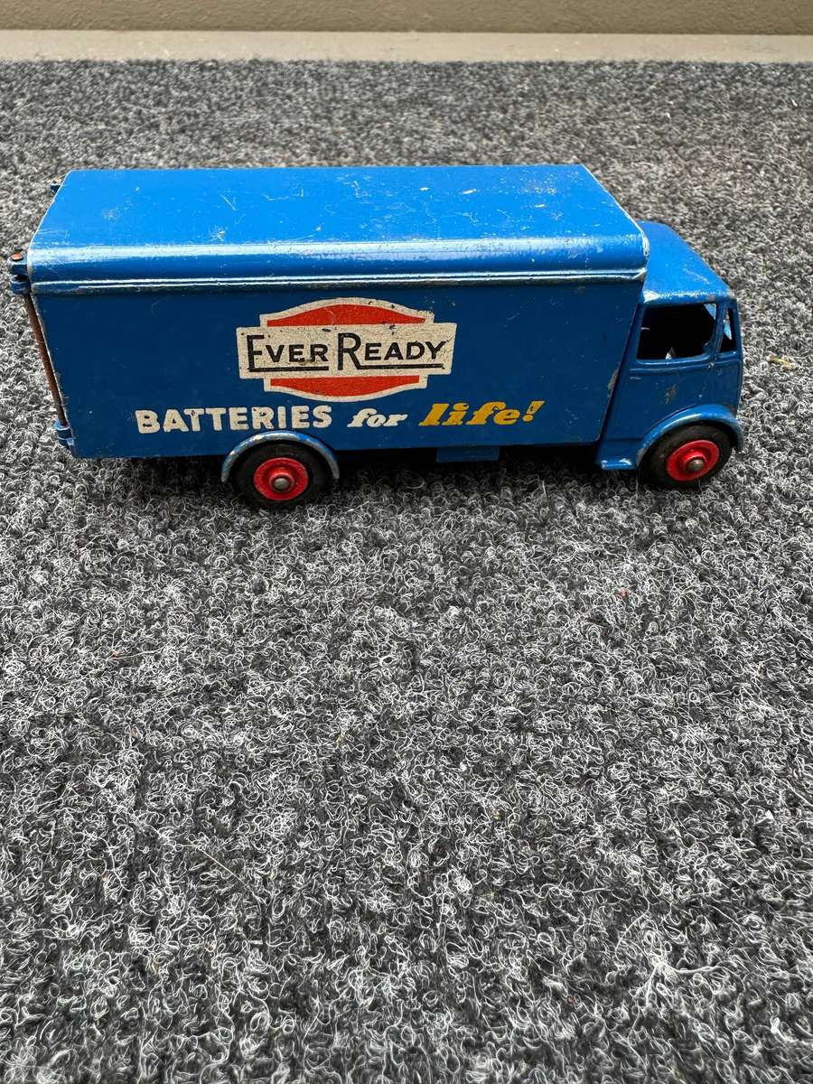DINKY TOYS