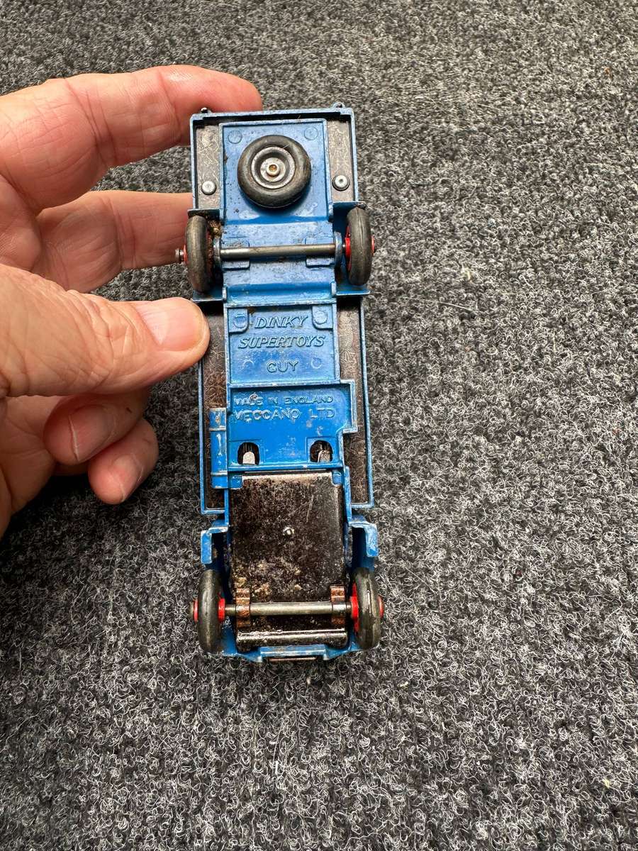 DINKY TOYS