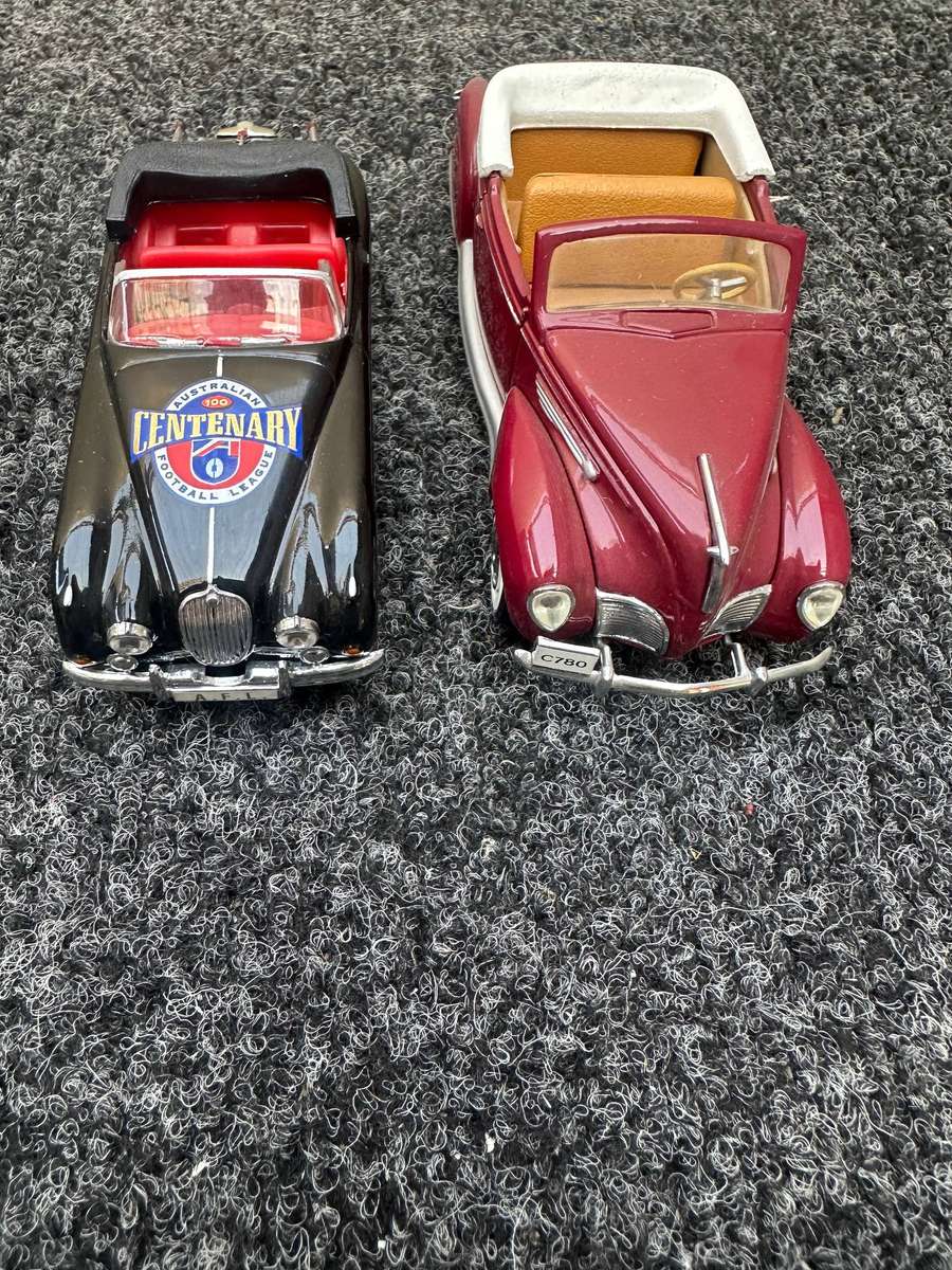 DINKY TOYS