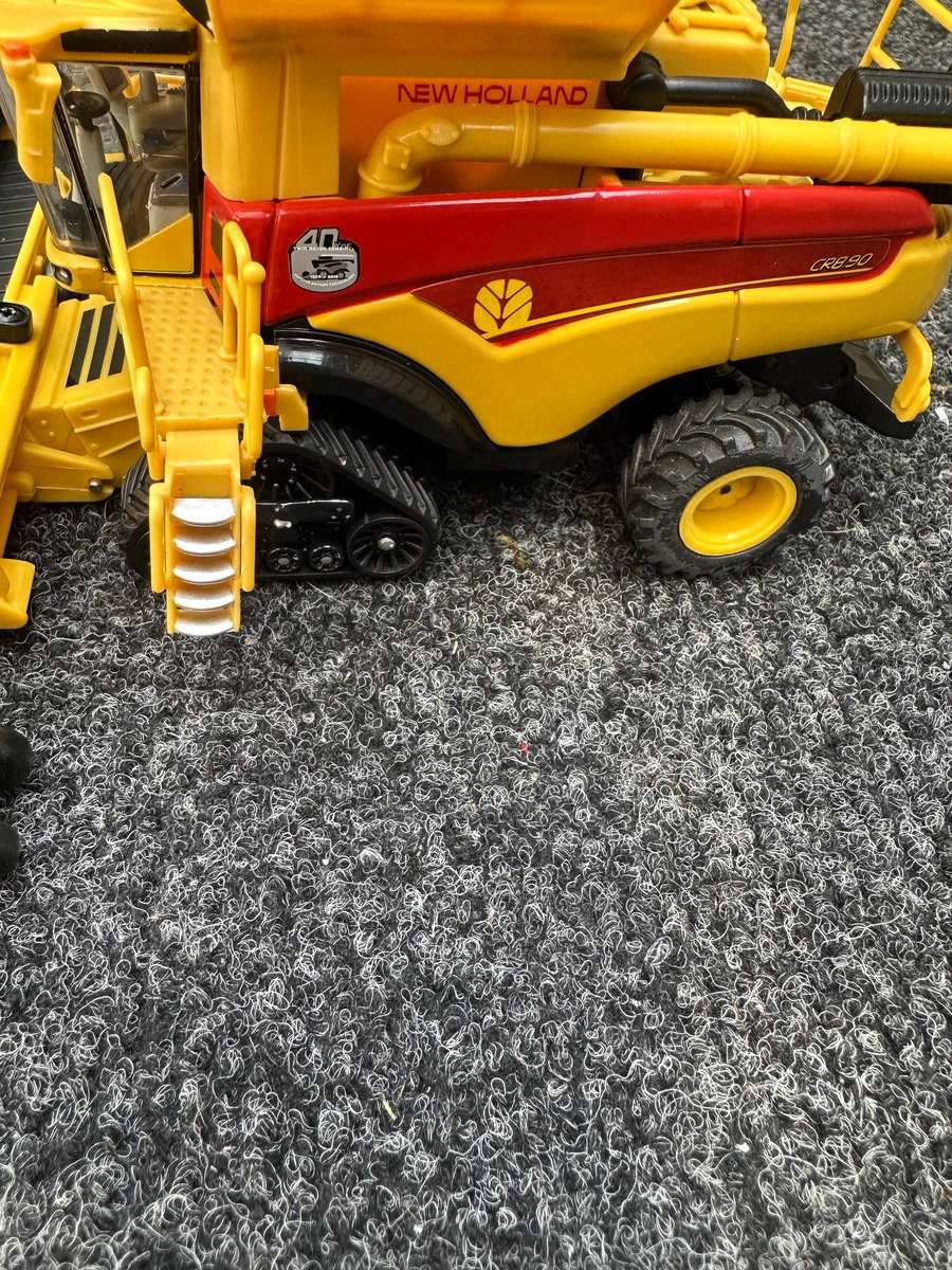NEW HOLLAND HARVESTER