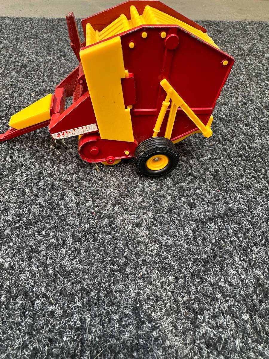 FARM TOYS
