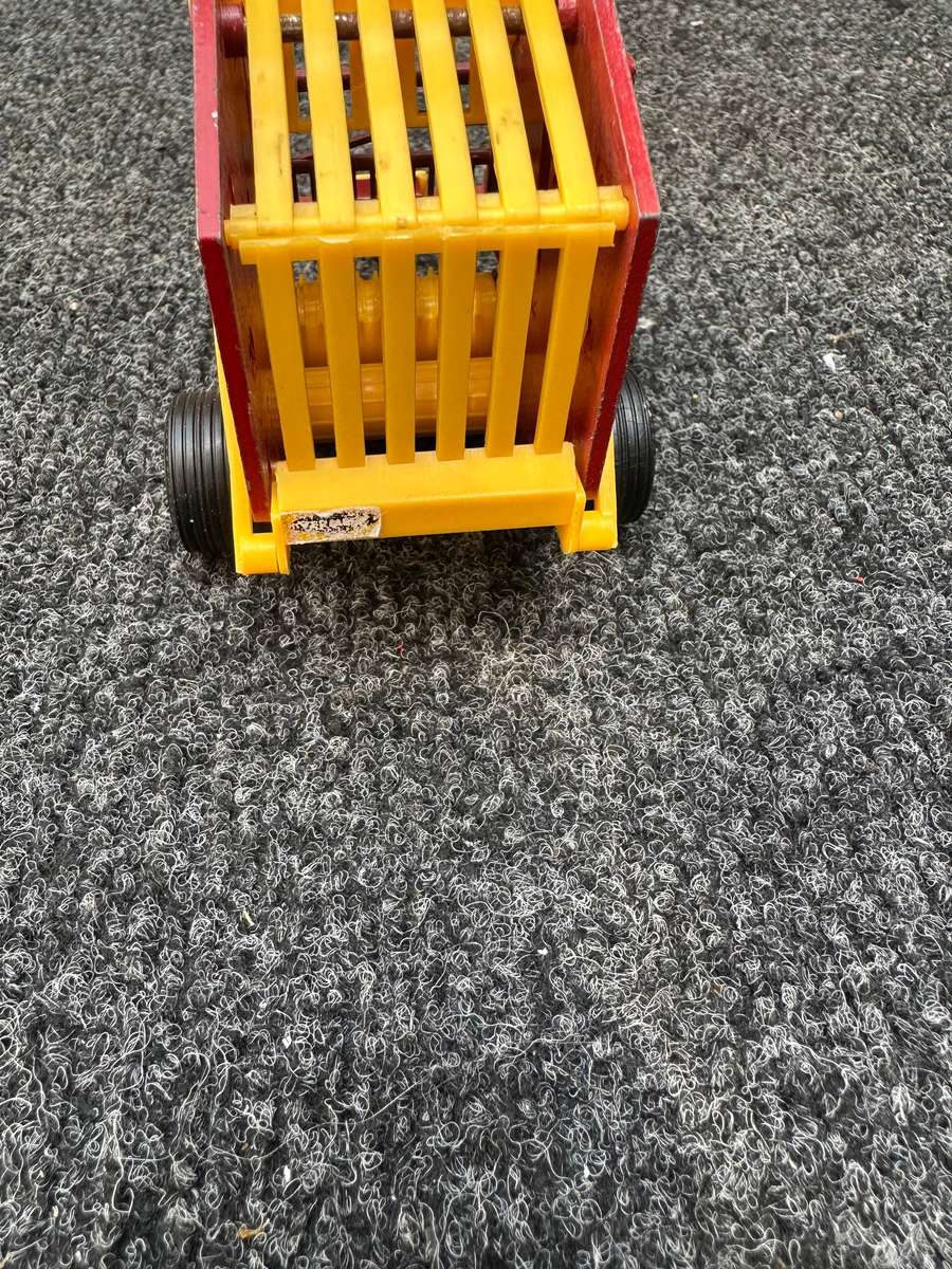 FARM TOYS