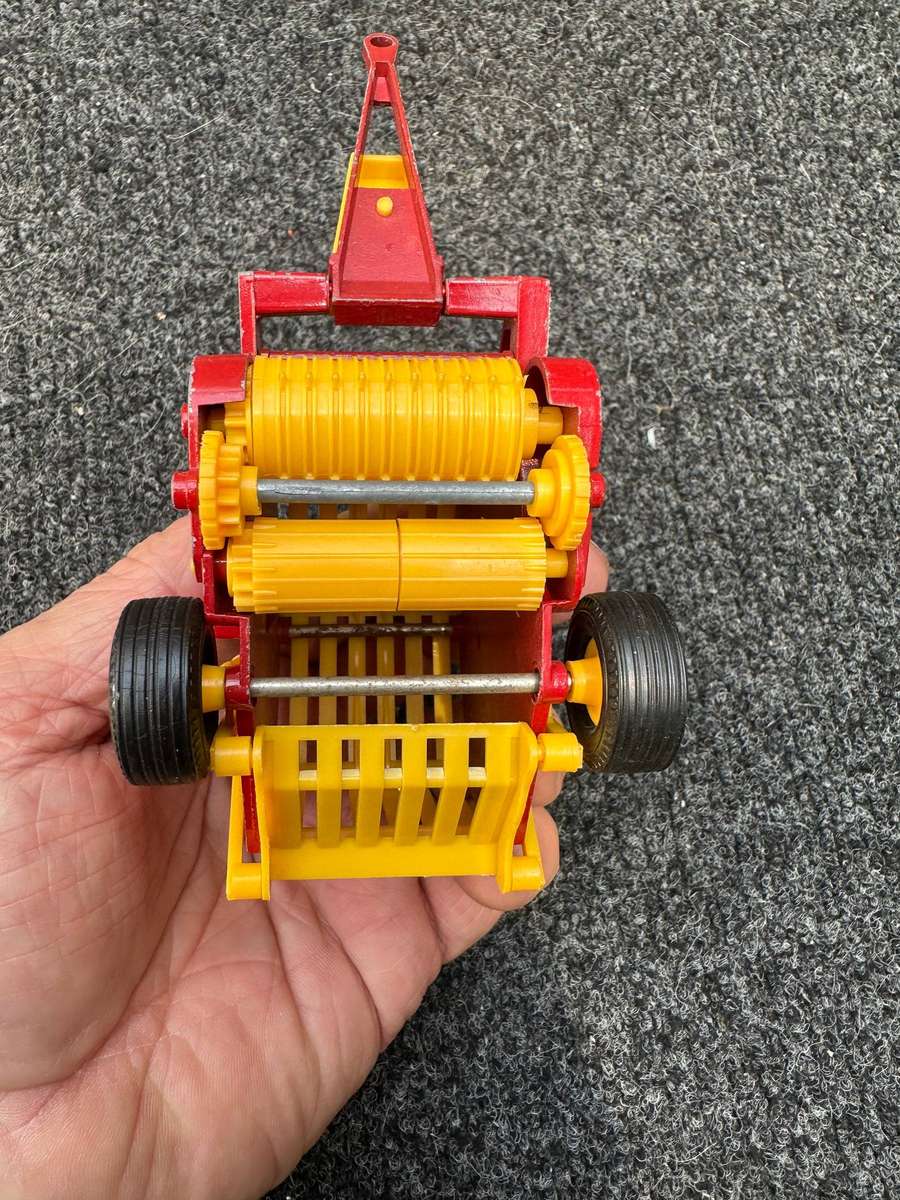 FARM TOYS