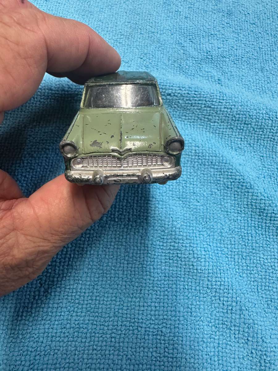 DINKY TOYS