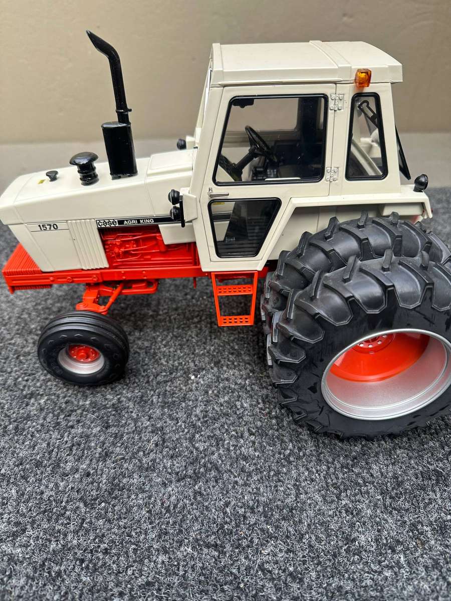DINKY TOYS
