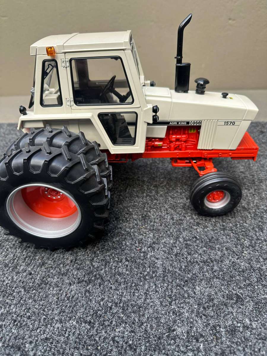 DINKY TOYS