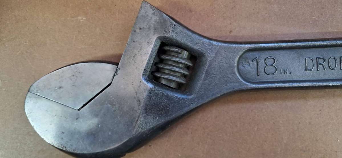 Large 18" Cresent Adjustable Wrench