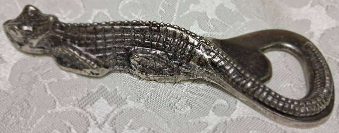 Variety of knifes/Skewers and other items