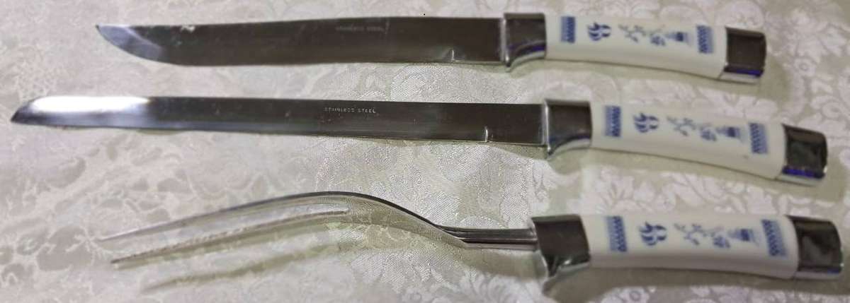 Variety of knifes/Skewers and other items