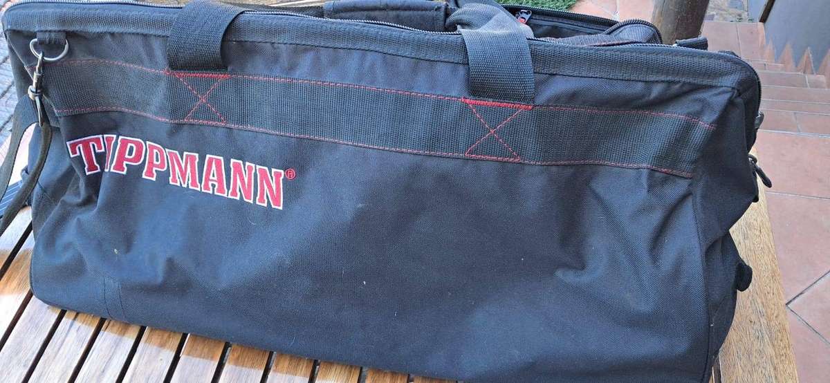 Tippmann A-5 STEALTH .68 Calibre Semi-Automatic (open bolt blow-back)