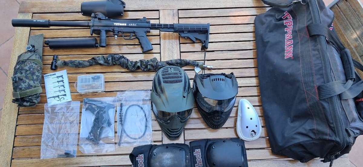 Tippmann A-5 STEALTH .68 Calibre Semi-Automatic (open bolt blow-back)