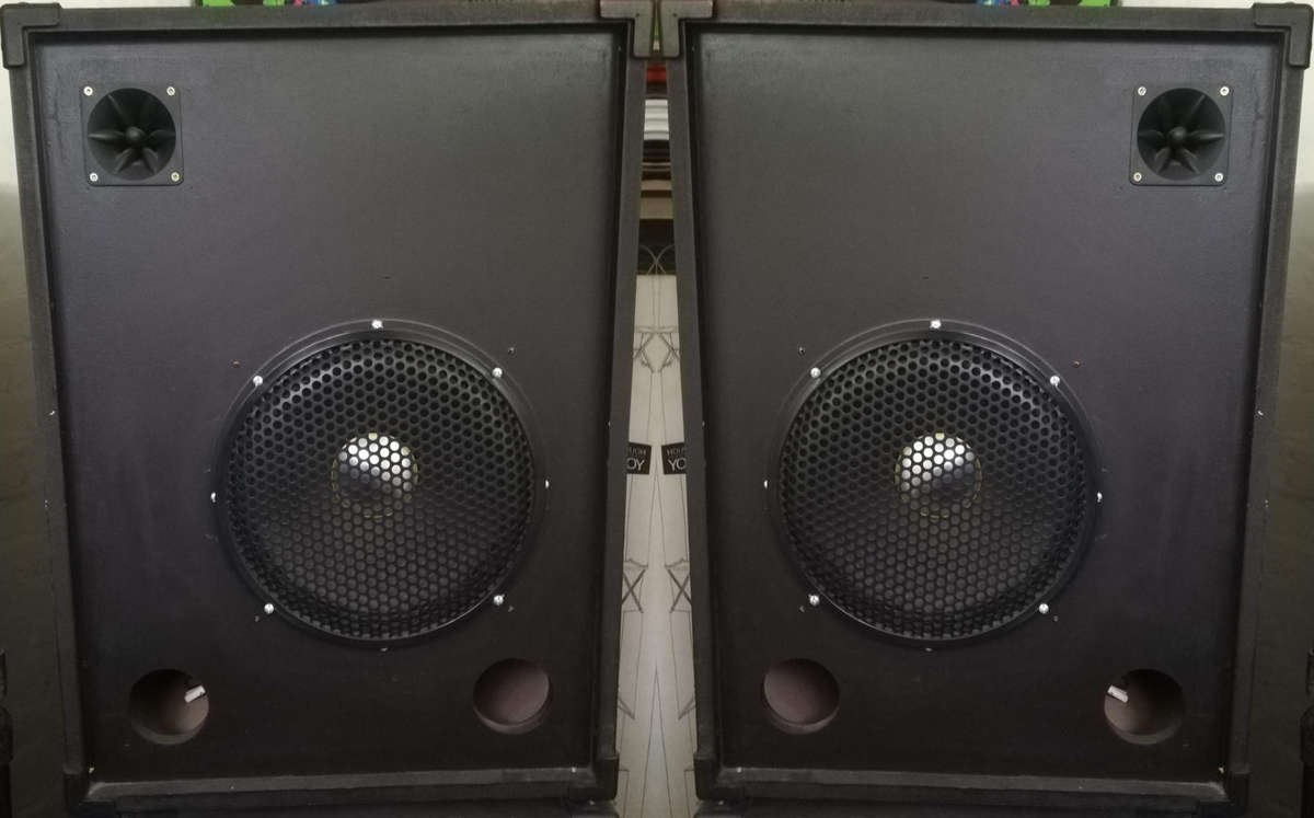 One Pair Powered PA Speakers