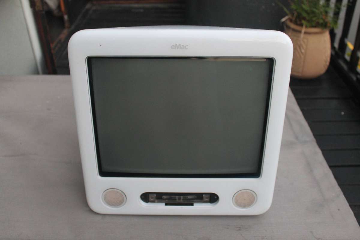 Apple Emac (faulty)