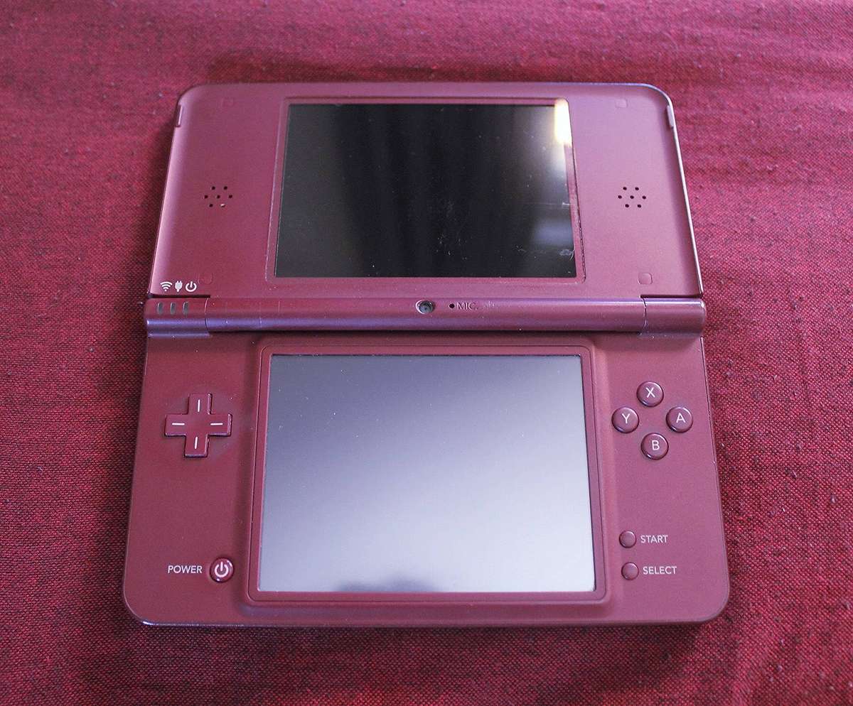Nintendo DSi XL