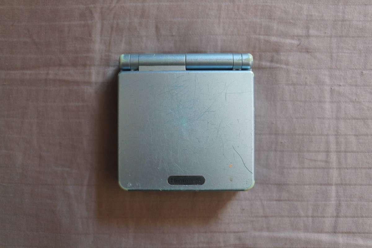 Game Boy Advance SP (faulty)