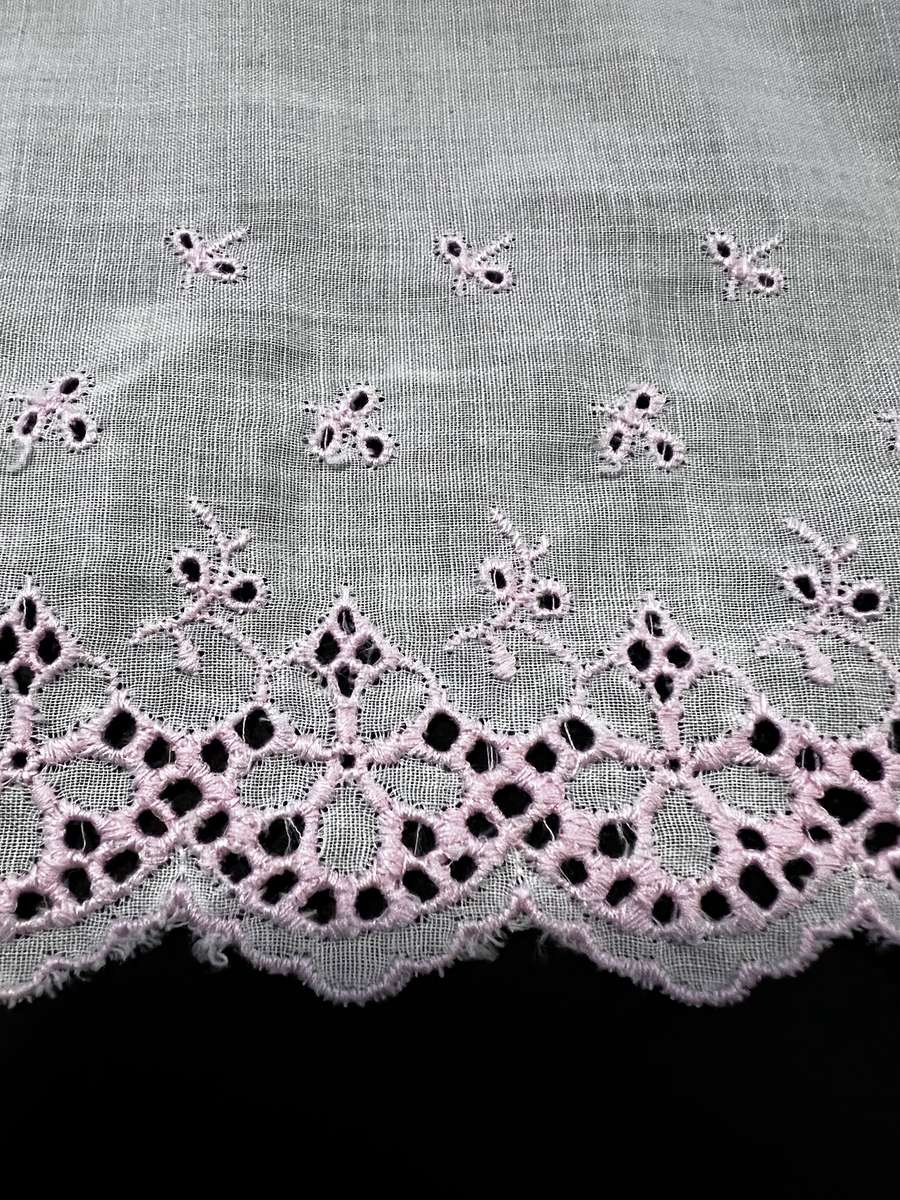 Assorted mixed bundle Anglaise and other lace / trim (mainly white, pink and red)