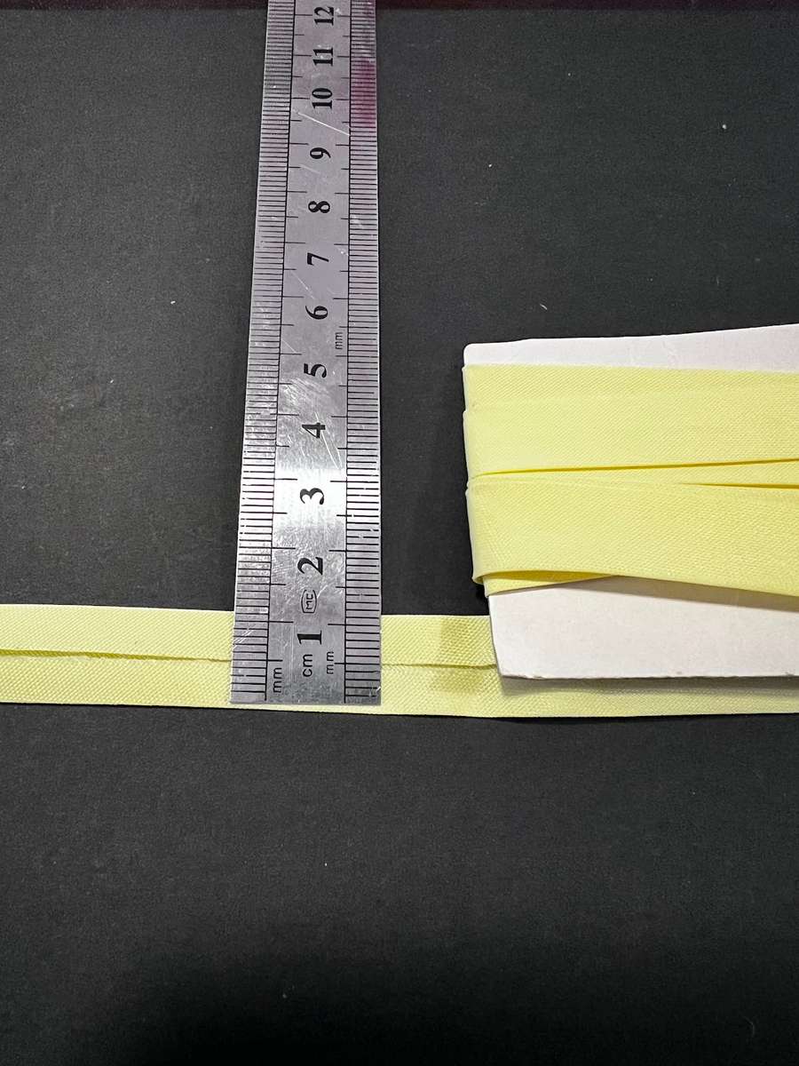 Mixed bundle of yellow bias binding