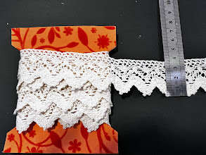 Vintage crochet style beige lace / trim