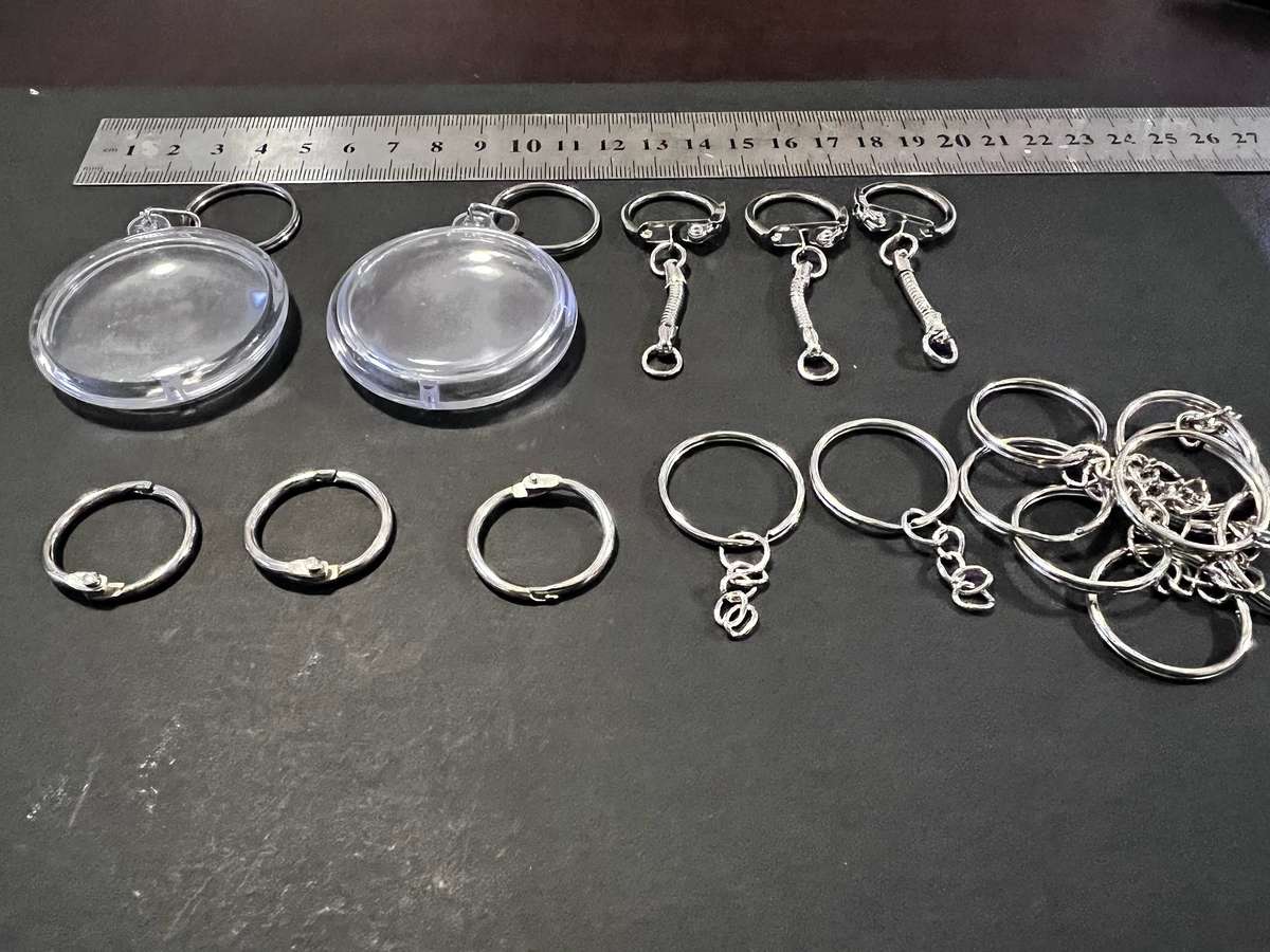 Variety of key rings / split rings / jumper rings