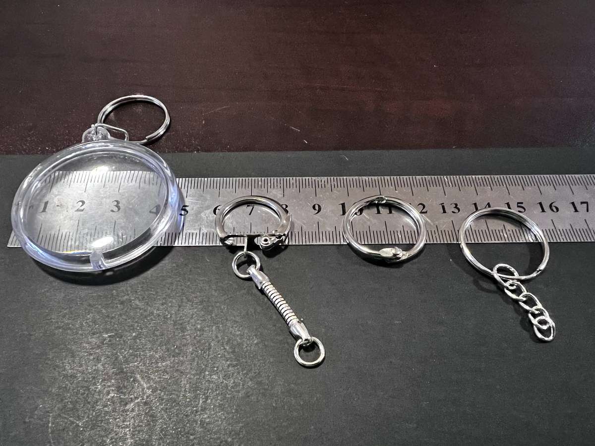 Variety of key rings / split rings / jumper rings