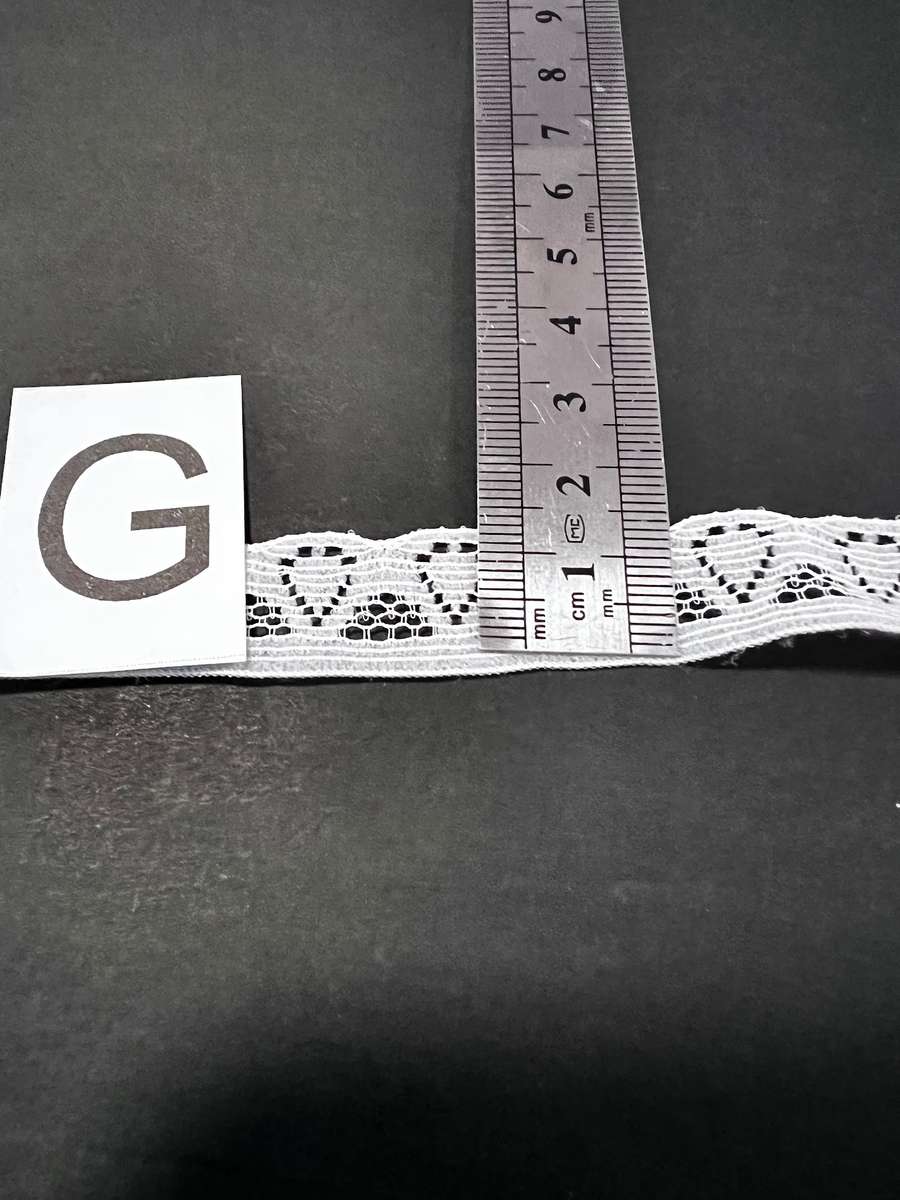 Assorted bundle of lace / trim (light coloured)