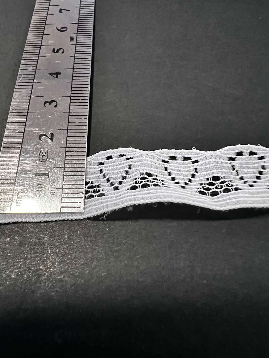 Assorted bundle of lace / trim (light coloured)