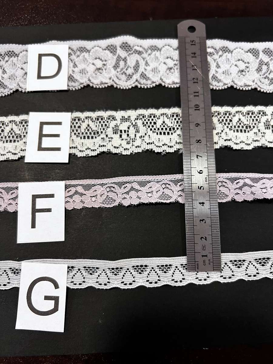 Assorted bundle of lace / trim (light coloured)