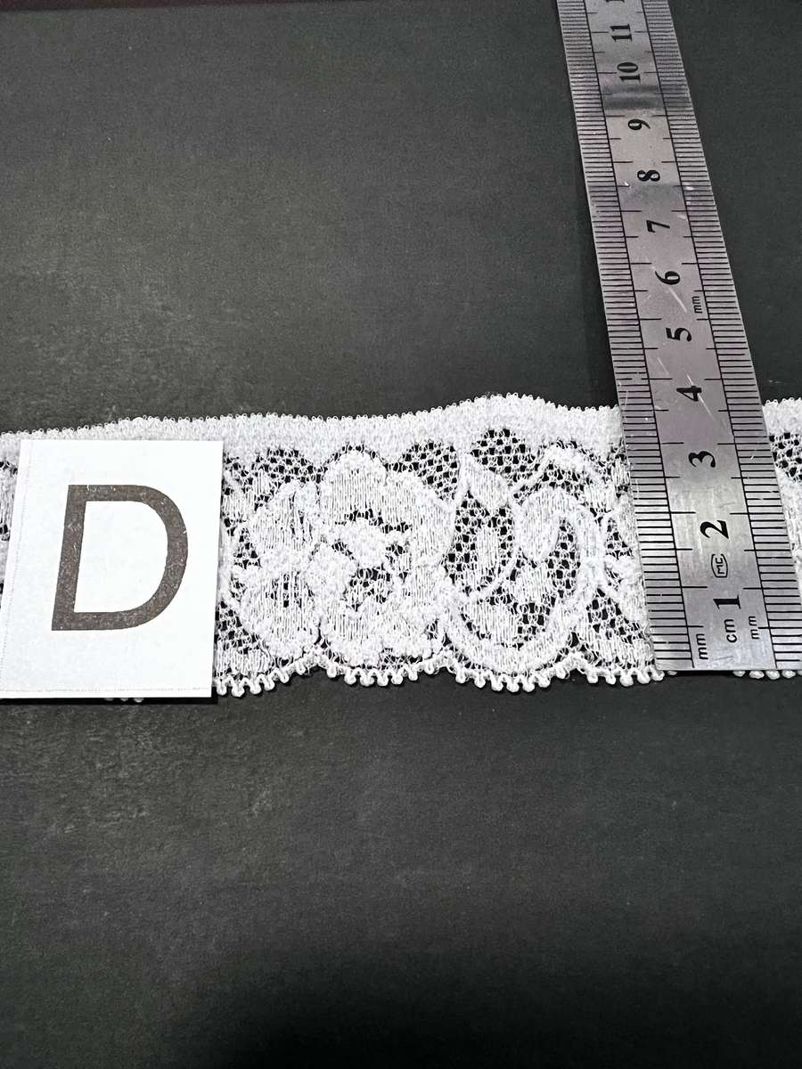 Assorted bundle of lace / trim (light coloured)