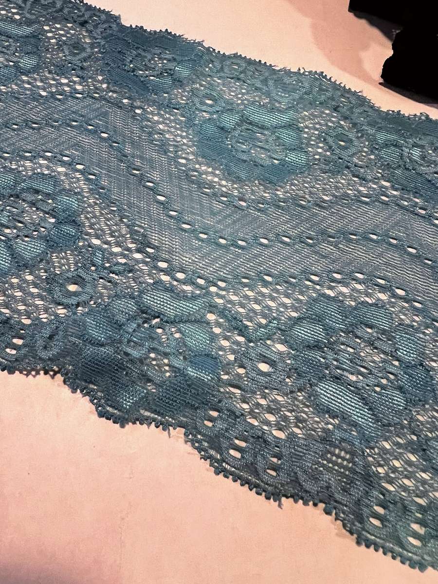 Assorted stretch lace / trim