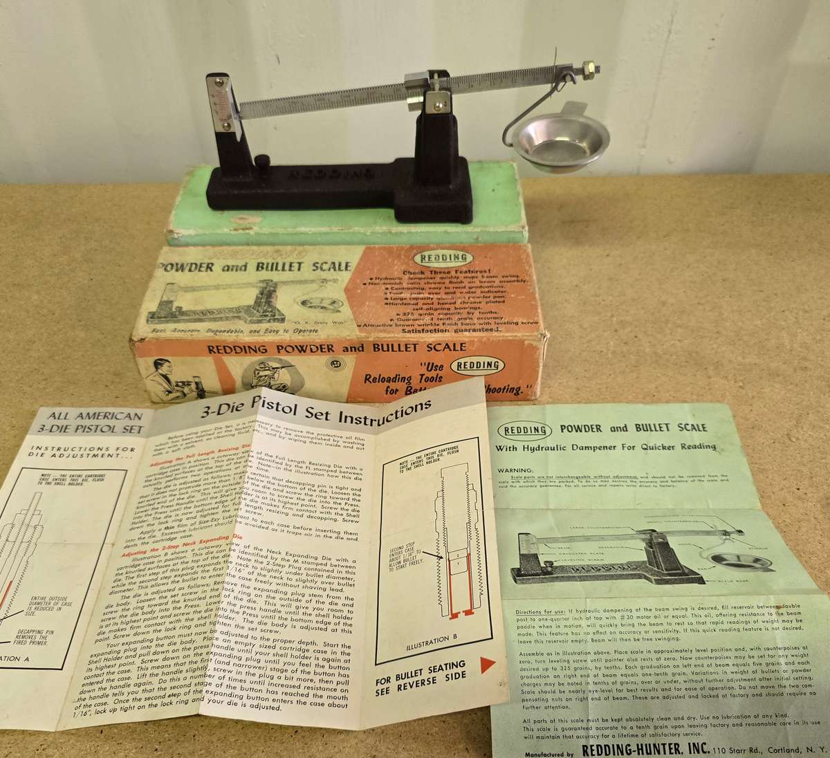 VINTAGE REDDING POWDER AND BULLET SCALE IN ORIGINAL BOX