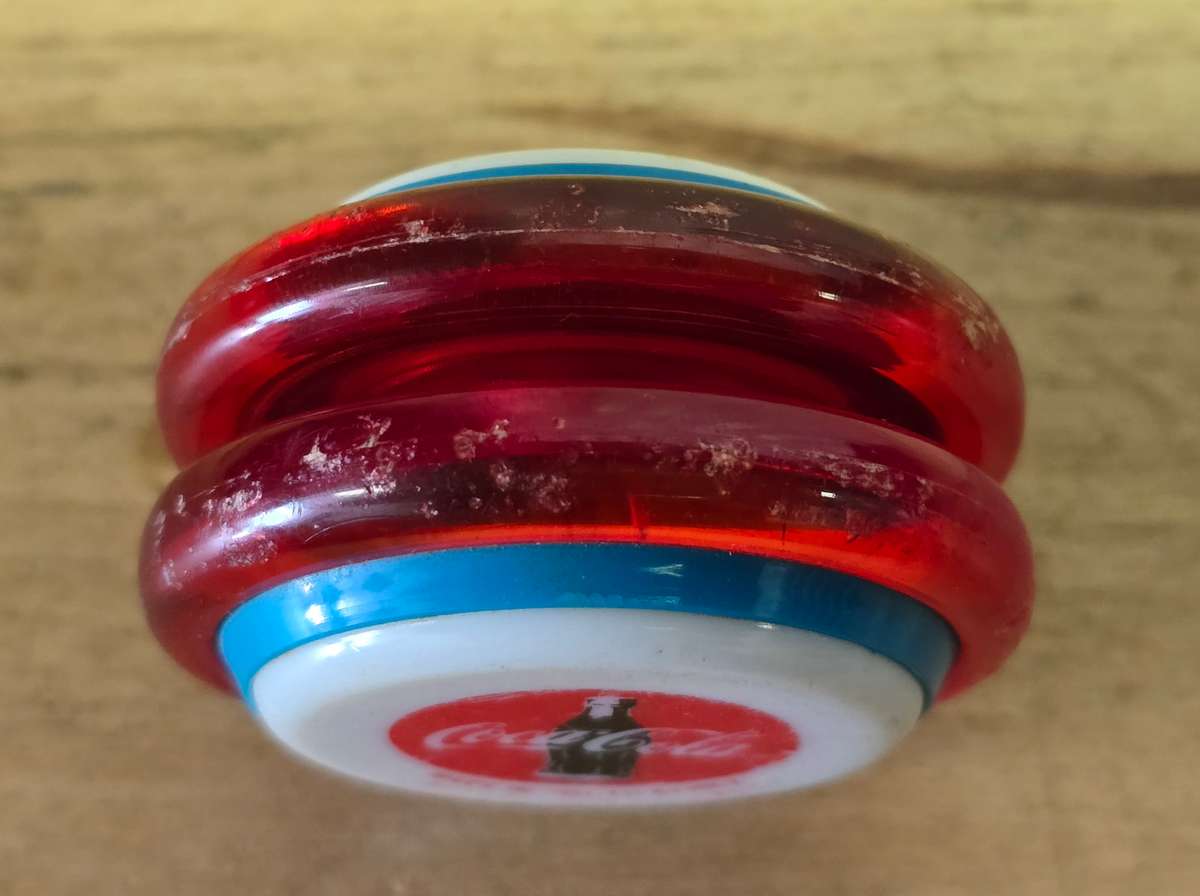 Genuine Russell Super Coca-Cola yo-yo
