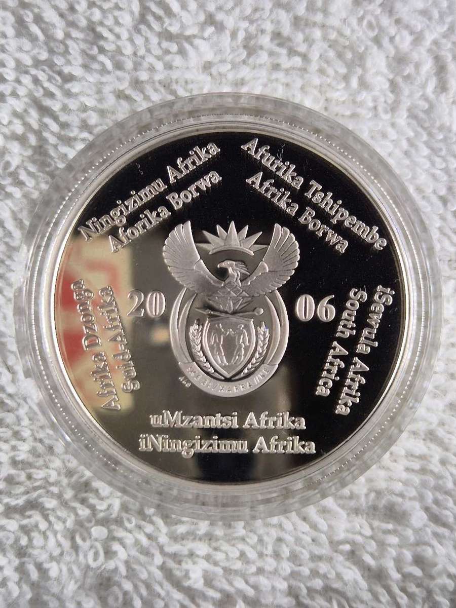 2009 Birds of Prey - The Sanctuary Bird 1oz South African R2 Proof Coin