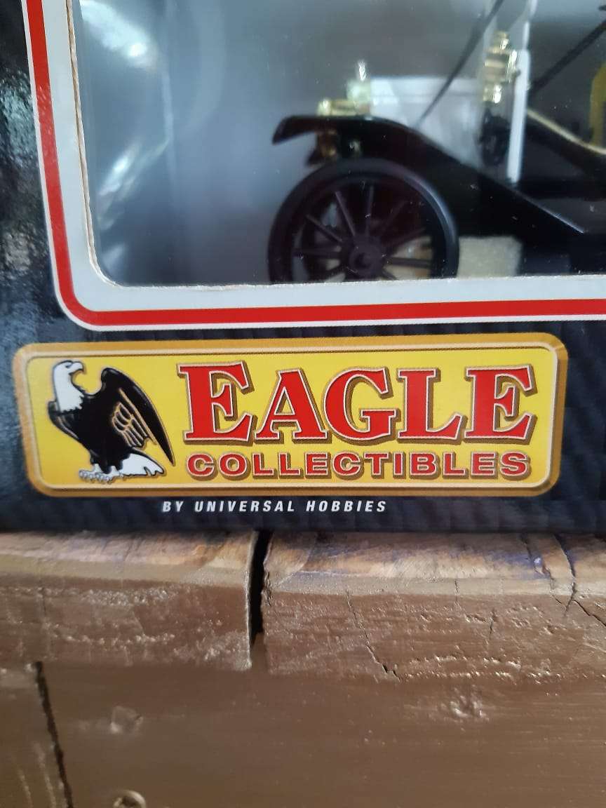 Ford Model T Delivery Truck. Scale 1:18 .Die Cast.