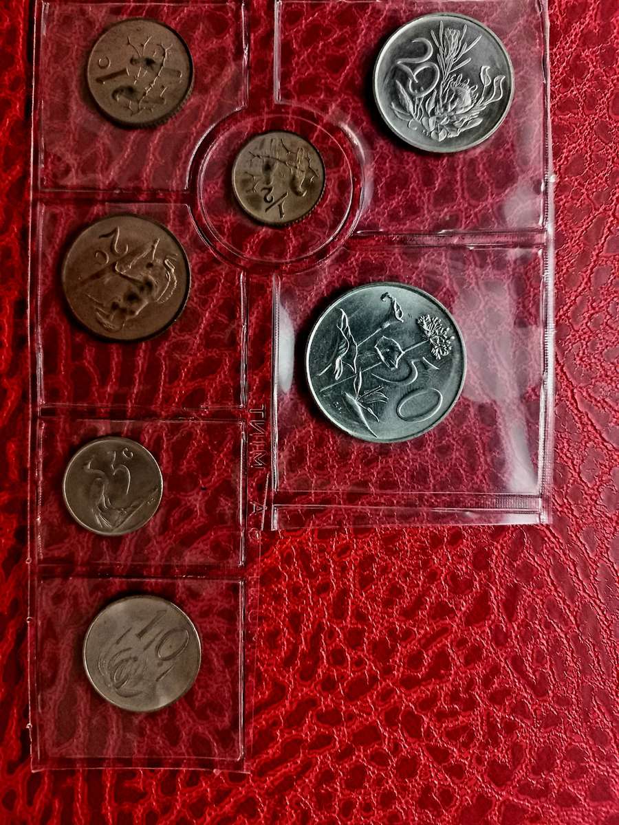 South Africa 1970 UNC Muntpack (No R1)Please view pics.High quality coins)