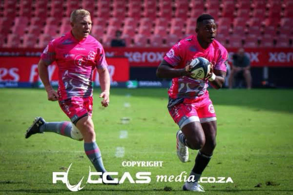 Rugby Golfer Player Issue Pumas Size XL