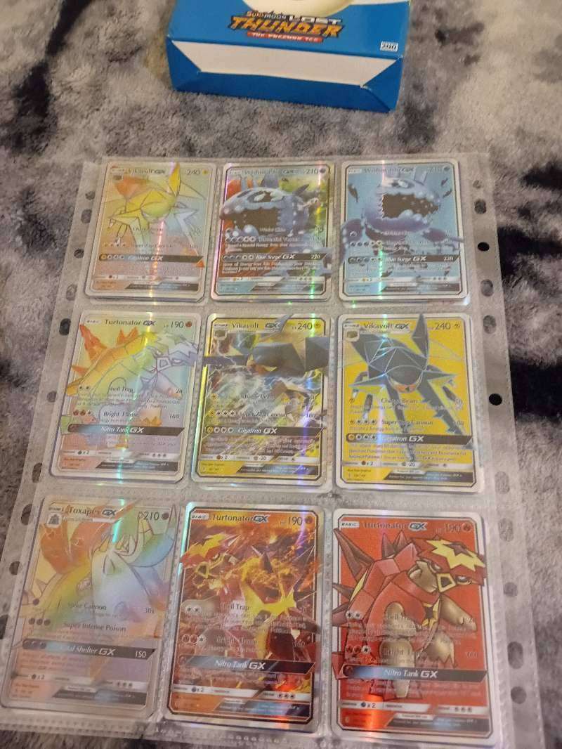 Pokemon Sun & Moon Lost Thunder 200 Trading Cards