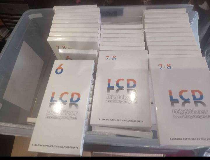 Joblot of 45 New/Unused iPhone Lcd Screens