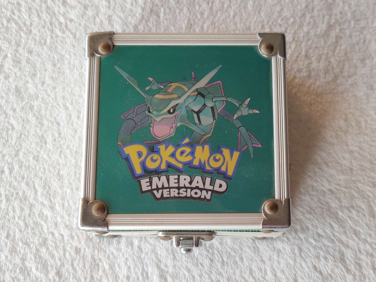 Pokemon Emerald Rayquaza Gameboy Advance SP Case - Official Nintendo