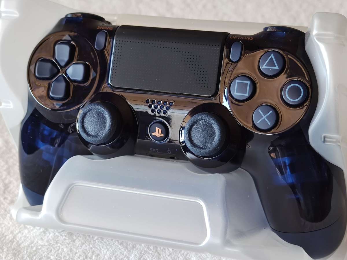 500 Million Limited Edition Dualshock 4 Controller - PS4
