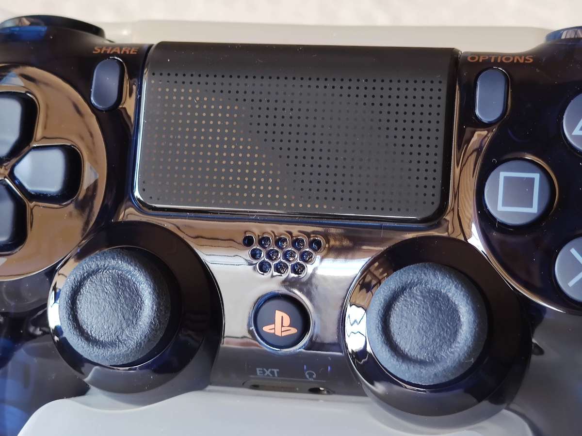 500 Million Limited Edition Dualshock 4 Controller - PS4