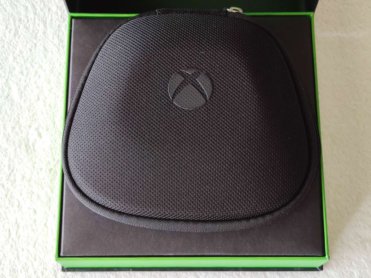 Xbox Elite Wireless Controller - Xbox One / Windows