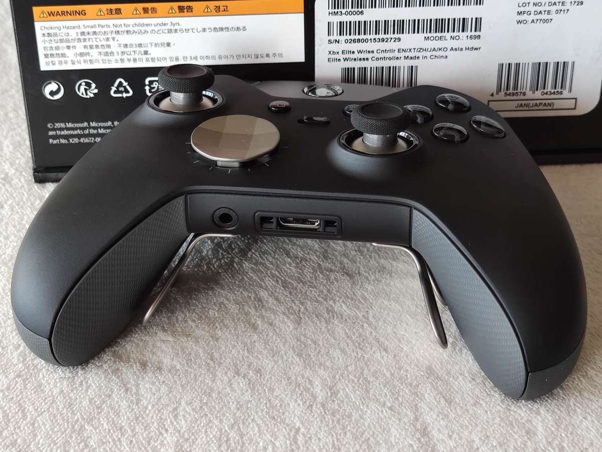 Xbox Elite Wireless Controller - Xbox One / Windows