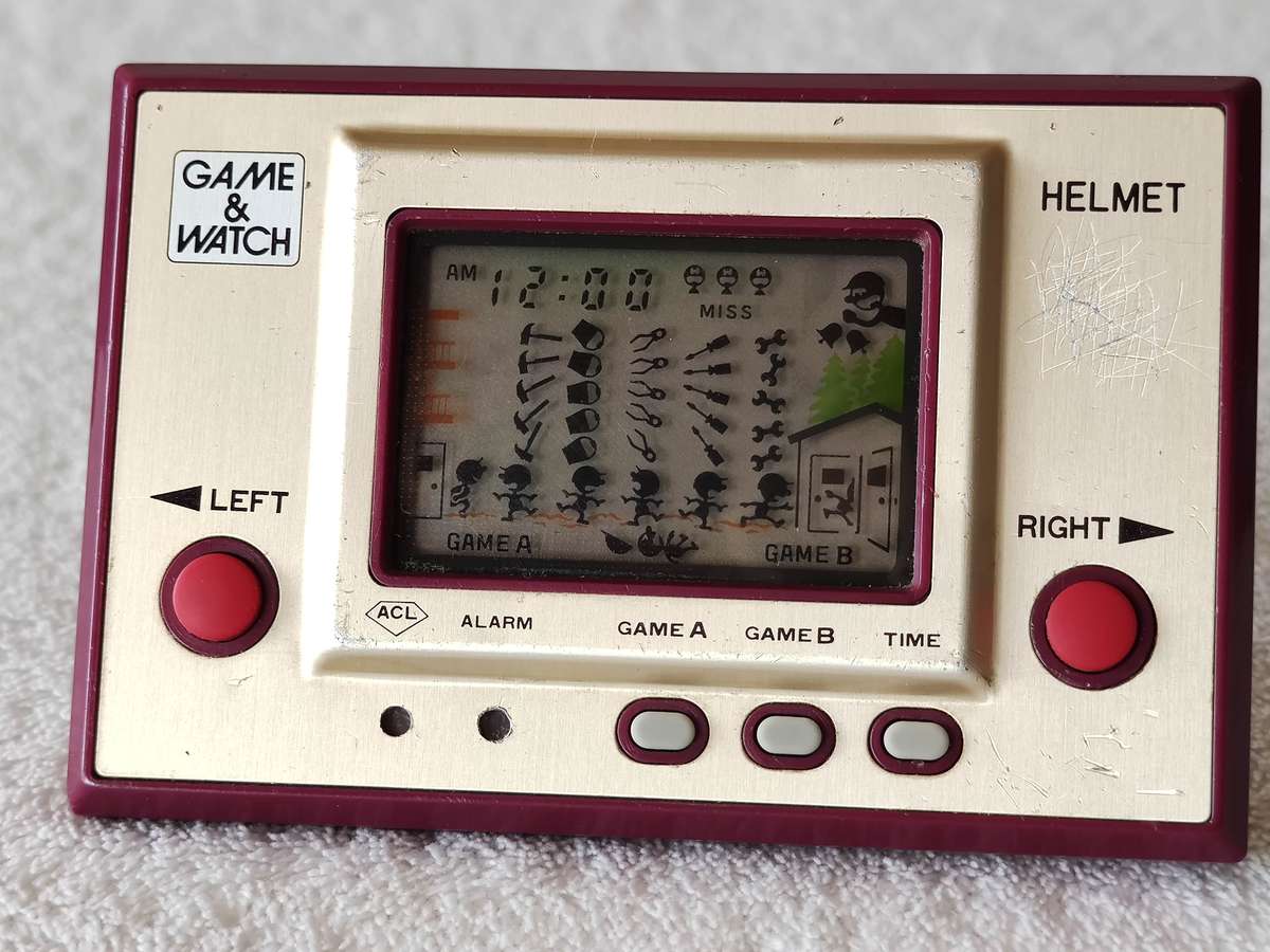 Nintendo Game & Watch - Helmet