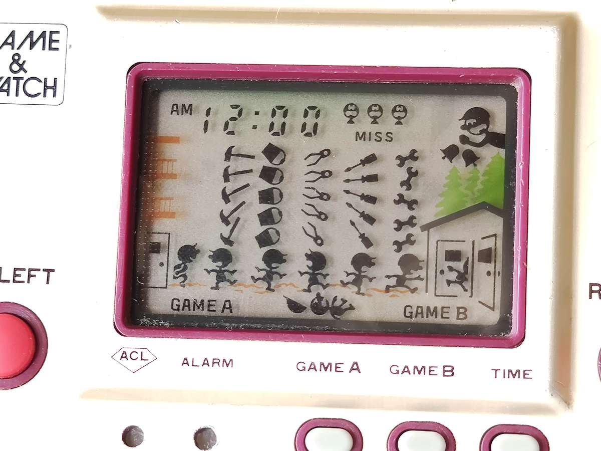 Nintendo Game & Watch - Helmet
