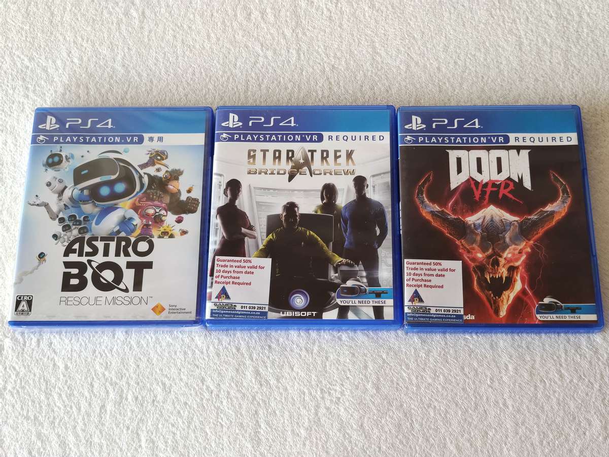 PSVR Headset + Playstation Move Controllers + 3 Games